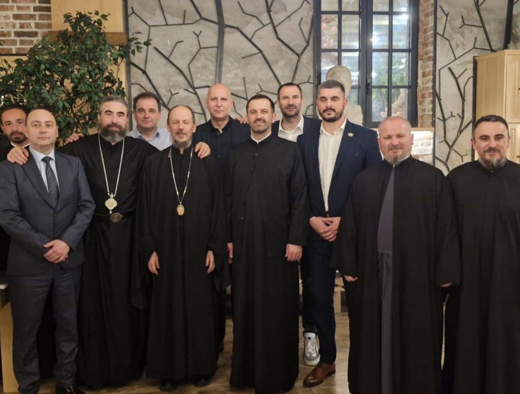 Funkcioneri NSD na donatorskoj večeri za izgradnju hrama Svete Trojice u Gacku