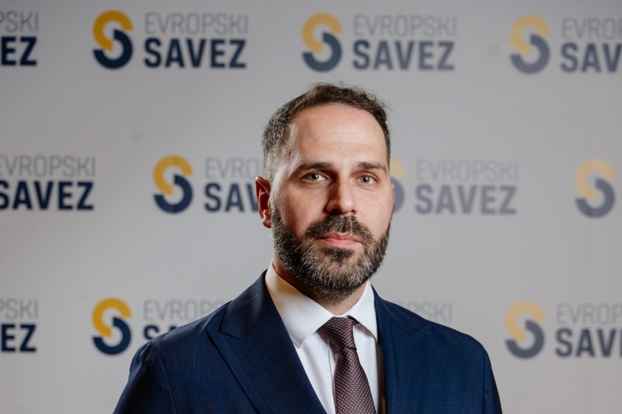 Čelanović: Dužničko ropstvo nam se smiješi zbog premijerove paf-paf politike