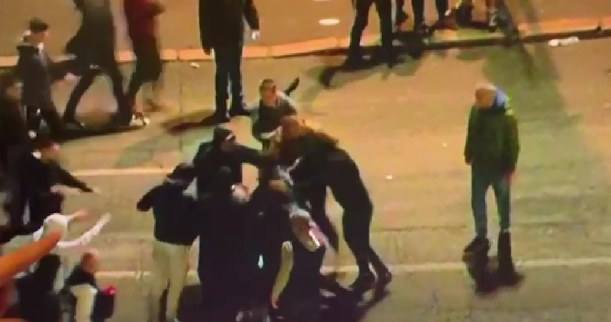 (VIDEO) Grupa momaka sa kapuljačama probala da upadne u Pionirski park: Policija ih zaustavila