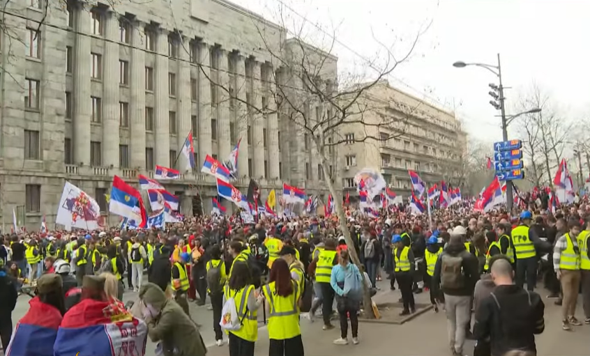 ZUJANJE U UŠIMA