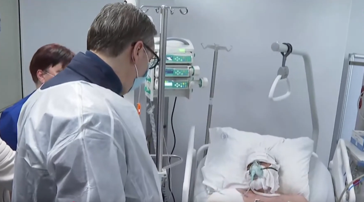 Screenshot 2025-03-17 at 16-25-41 (2310) Vučić obilazi povređene u požaru u Severnoj Makedoniji – YouTube