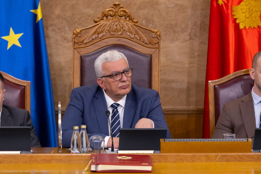 Svi napadi na Mandića i parlamentarnu većinu imaju za cilj vraćanje DPS-a na vlast