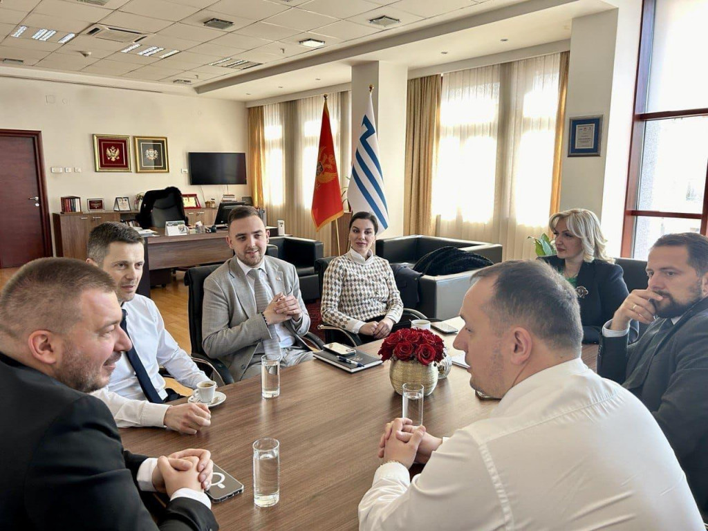 Borovinić Bojović sa gradonačelnikom i šefovima klubova većine: Saradnja sluti istorijske rezultate u odličnoj institucionalnoj simbiozi na dobro Podgorice