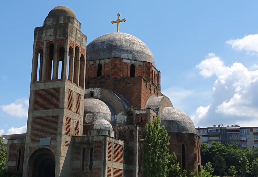 Lažni albanski sveštenik ponovo „akcija“: Dobio prostorije u Prištini