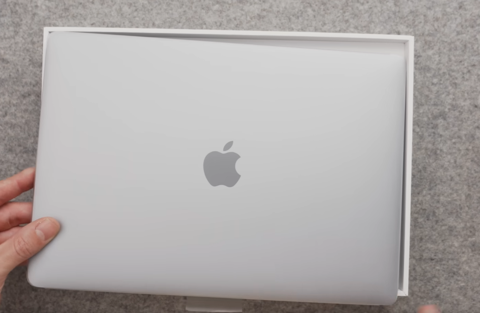 Tim Kuk nagovještava novi MacBook za ovu nedelju (Video)