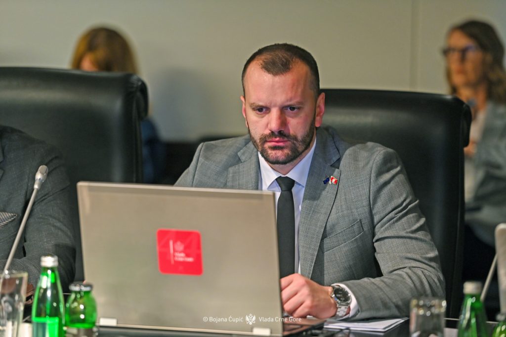 Ministar Butorović: Borio bih se za Jugoslaviju na čelu sa dinastijom Petrović Njegoš – da sam rođen 1916. godine!