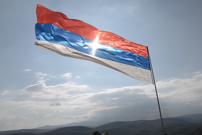 PUCANJ U SOPSTVENU NOGU