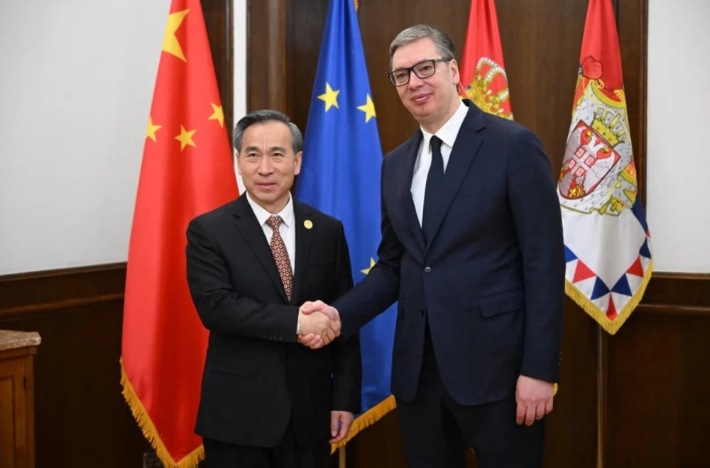 Vučić sa Ren Hongbinom: Prioritet brza i efikasna primjena Sporazuma o slobodnoj trgovini (FOTO)