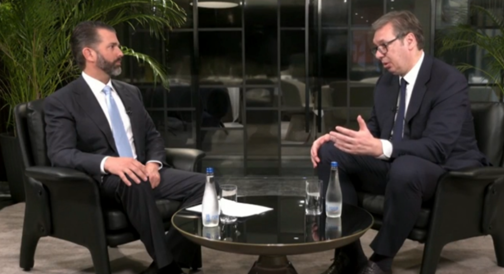 O čemu je govorio Vučić u podkastu kod Donalda Trampa Mlađeg: Uložena je ogromna količina novca iz inostranstva za obojenu revoluciju; Sve će uskoro biti gotovo i Srbija će pobijediti!