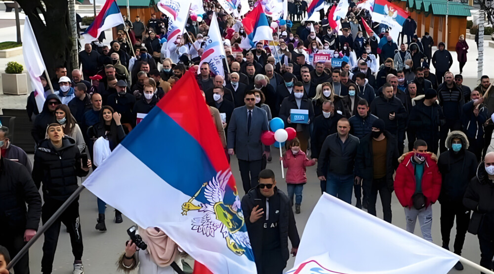 Za budućnost Nikšića: Naš grad bira budućnost a ne mračnu prošlost sa Đukanovićem; Kako je on napredovao u politici tako se njegov rodni grad urušavao!