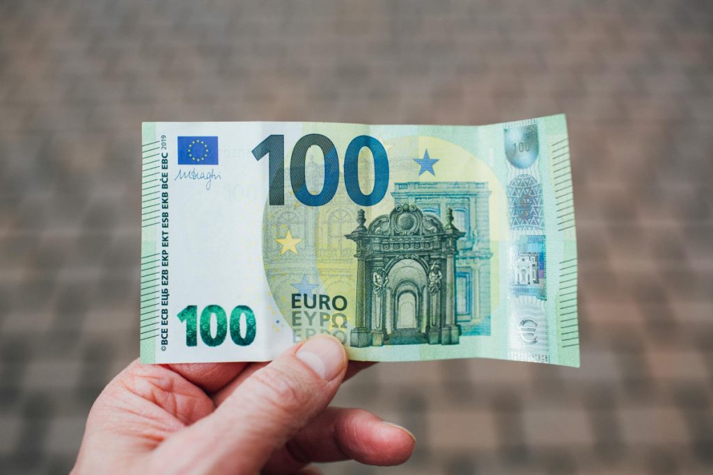 Rožajac falsifikovanom novčanicom od 100 evra platio gorivo u Beranama
