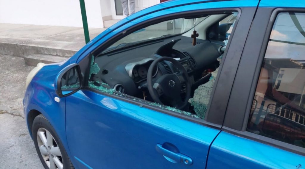 Polomljen prozor na autu kandidata za odbornika GP URA: Nasiljem nećete zaustaviti našu borbu za drugačiji, bolji, pravedniji i pošteniji Herceg Novi