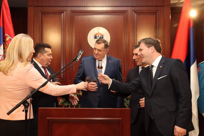 Kako Dodik već mjesec dana „voza“ Sarajlije: Ponovo prešao granicu i niko ga ne dira, Sarajevo kipti od bijesa