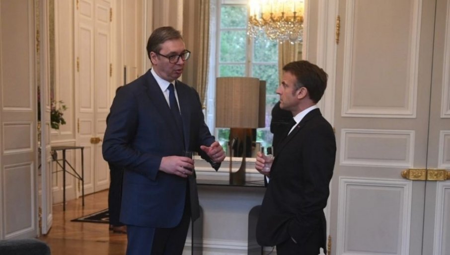 Vučić doputovao u Pariz, očekuje ga ručak sa Makronom u Jelisejskoj palati