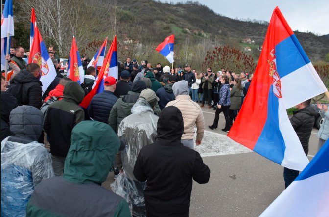 Iz kolijevke u prijestonicu: Srbi sa Kosmeta krenuli da podrže Vučića u Beogradu – narod staje uz državnika kad je najteže