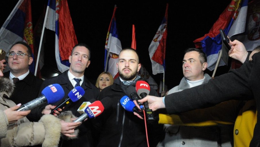„Aleksandar Kasalović iz Zvečana: Krenuli smo da podržimo našeg predsjednika, hvala Vučiću na podršci”