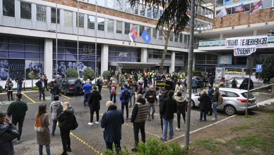 Blokaderi nastavljaju sa terorisanjima Javnog servisa i na Veliki petak