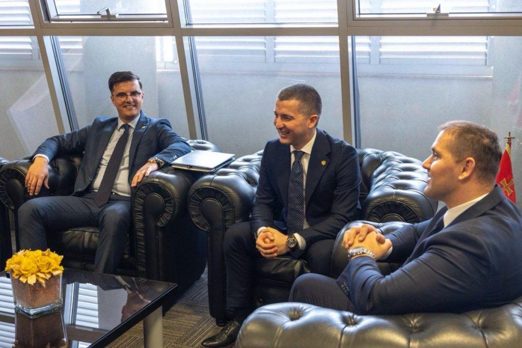 Šćepanović na sastanku sa Bečićem i  Šaranovićem prezentovao dosadašnje rezultate Policije