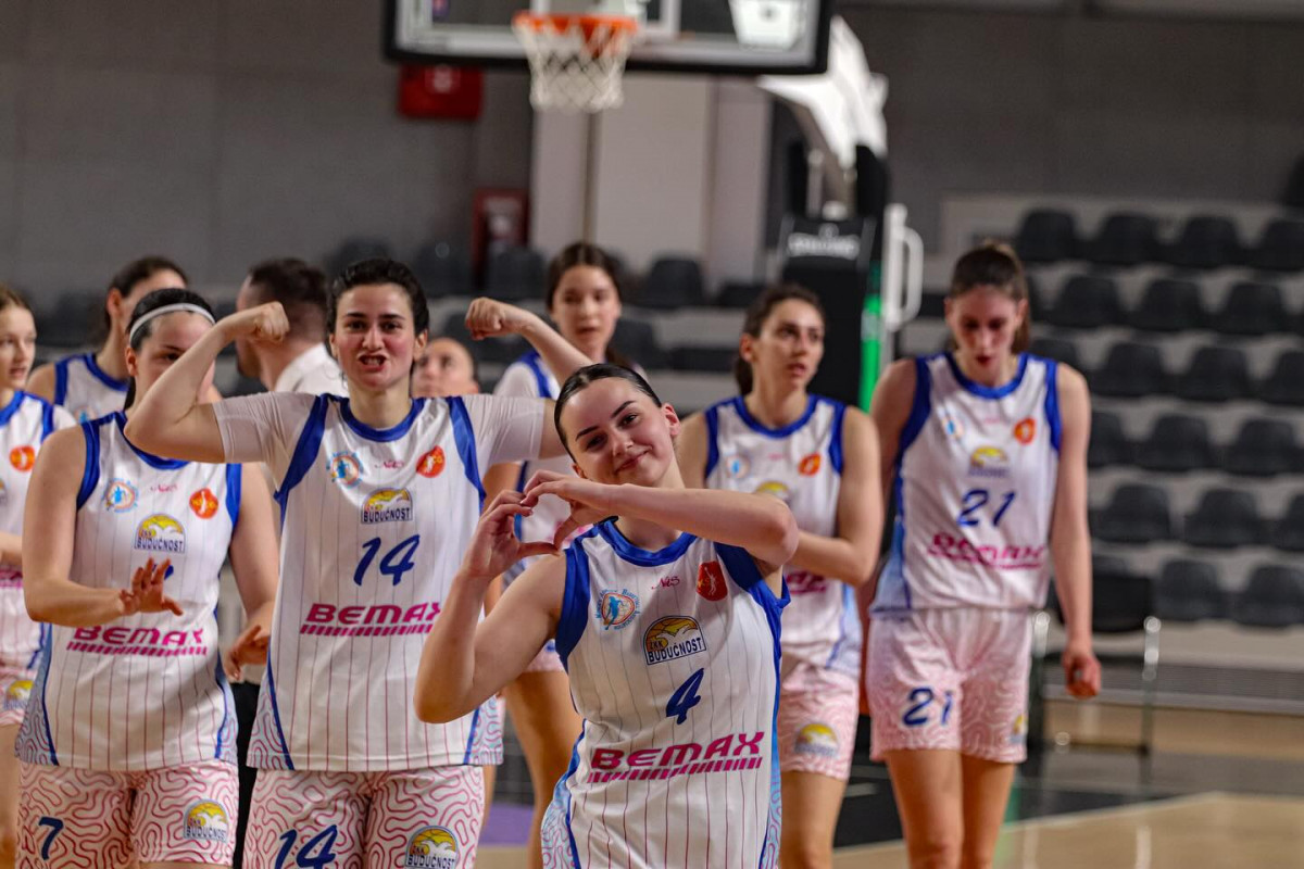 Košarkašice Budućnosti Marija Baošić i Jovana Savković