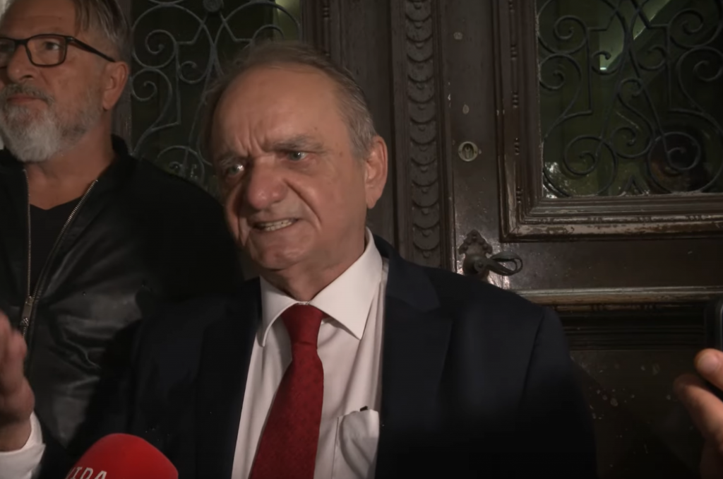 Milanović oduzeo odlikovanja ratnom zločincu Glavašu