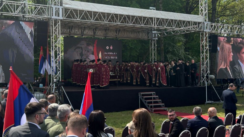 (UŽIVO) U toku Dan sjećanja na žrtve ustaškog genocida u NDH: Održan istorijski čas, položeni vijenci u spomen nevino pogubljenih Srba, Jevreja i Roma