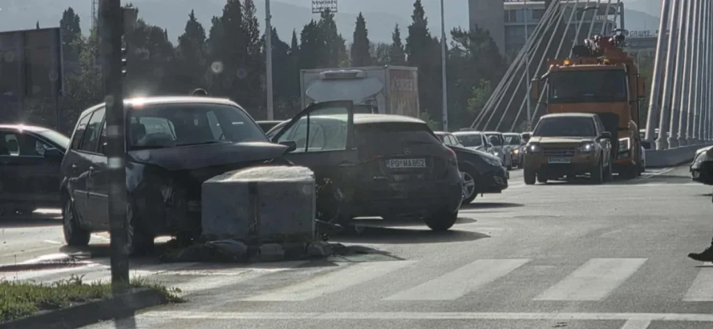 Sudar kod Milenijuma, dvije osobe povrijeđene