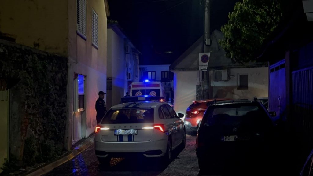 Horor u podgoričkoj Staroj Varoši, oglasila se i policija: Pucao na komšinicu pa se objesio!