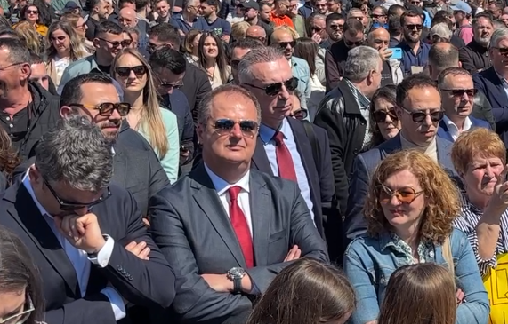 Fatmir Đeka sjedi kao ministar u Vladi, a protestuju protiv Vlade – crnogorski paradoks u Ulcinju!