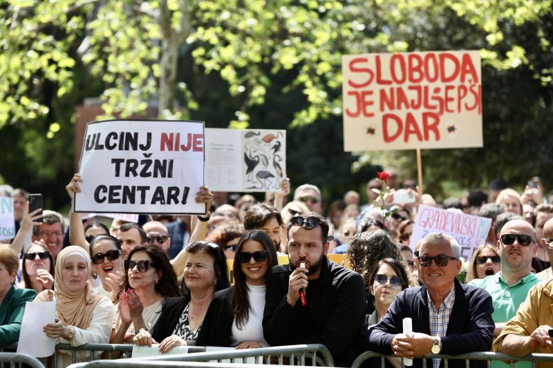 Od protesta „Kamosjutra“ do performansa protiv sporazuma sa UAE: Da li je u toku potraga za novim pokretom koji će preuzeti vođstvo u opoziciji?