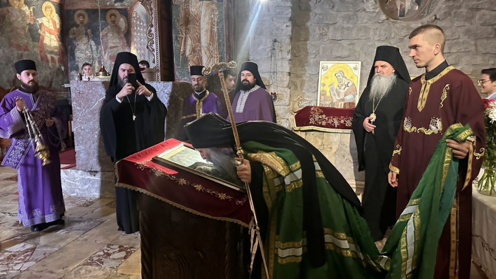 Patrijarh Porfirije stigao u Pećku Patrijaršiju
