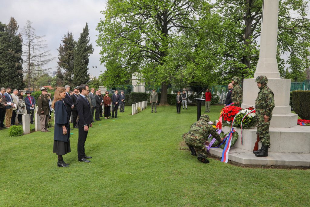 Princ Filip na ratnom groblju Komonvelta: Pamtimo hrabrost ANZAK-a i srpskih vojnika kao temelj novih prijateljstava