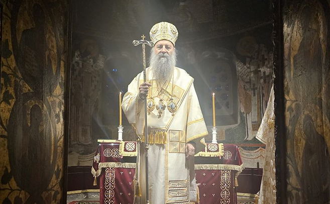 Patrijarh Porfirije blagoslovio novorukopoložene đakone Arhiepiskopije beogradsko-karlovačke.