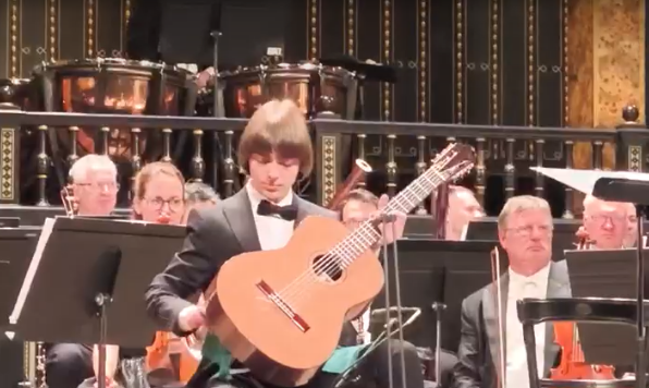 Petar Nikolić zablistao na Gala koncertu „Virtuosos“ u Budimpešti