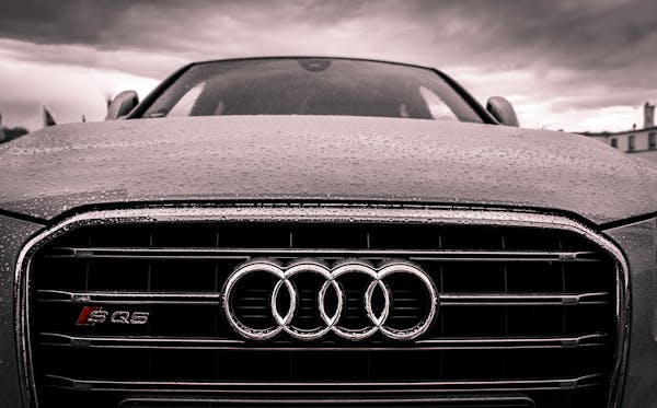 Audi patentirao sistem za automatsko gašenje požara u električnim automobilima