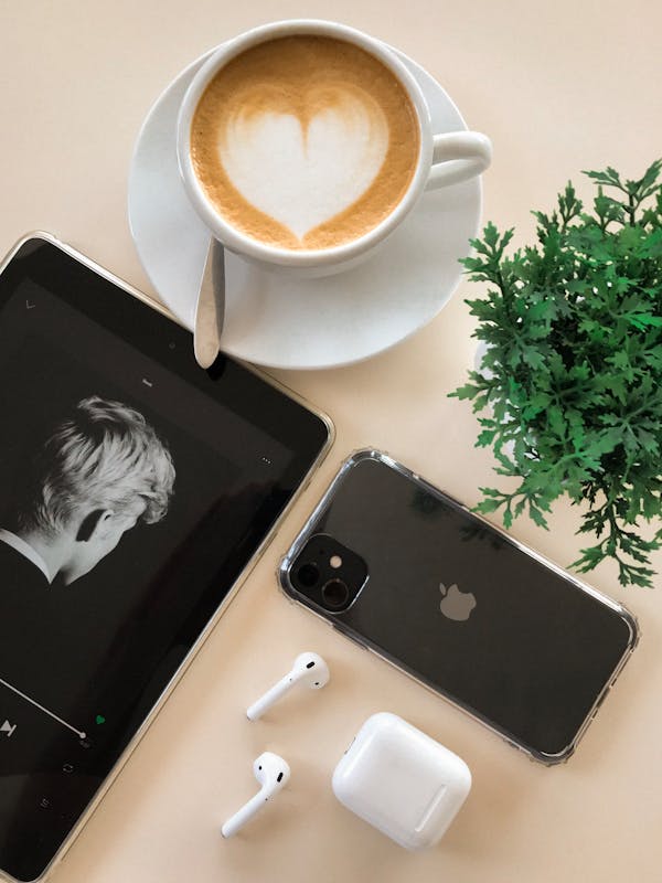 Apple planira drastične izmjene za jubilarni iPhone