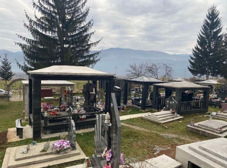 U Beranama oskrnavljeno romsko groblje: Kradljivci „tipuju“ na dragocjenosti, istraga u toku