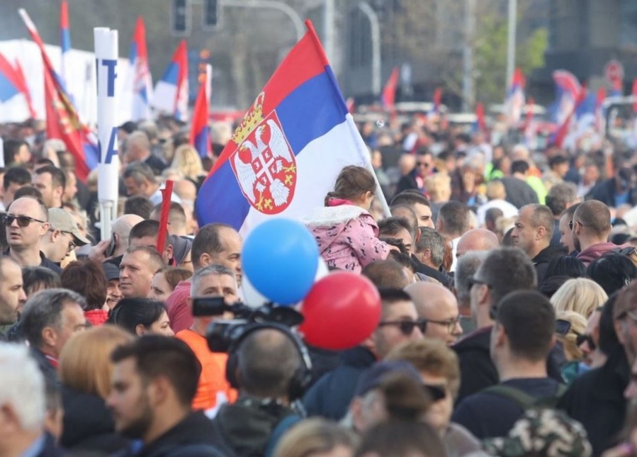 Srbija sa omčom oko vrata