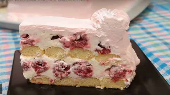Brza torta sa piškotama i malinama: Jednostavno, osvježavajuće i preukusno (Video)