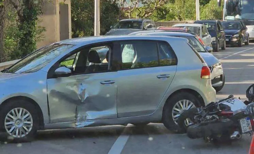Saobraćajna nezgoda u Kotoru: Sudari se automobil i motocikl
