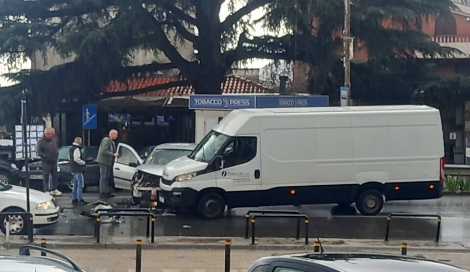 Herceg Novi: Saobraćajna nezgoda kod autobuske, nema povrijeđenih