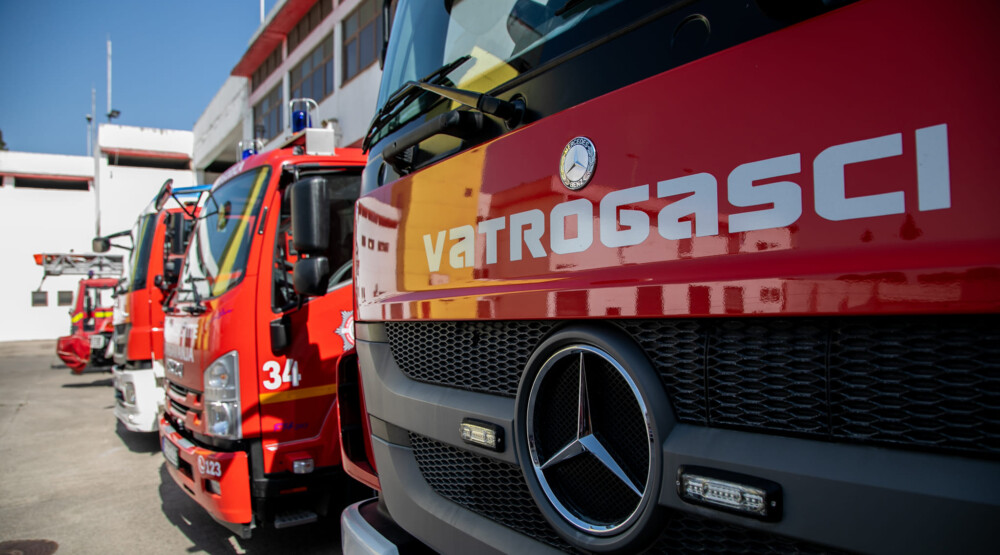 Podgorički vatrogasci jednu osobu prevezli do Hitne pomoći, evakuisana porodica iz Tološa