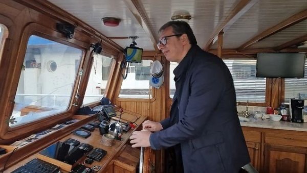 Aleksandar Vučić-  čovjek koji drži komrilo srpskog broda koga žele svi da potope