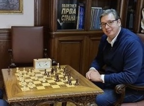 Vučićev geopolitički šah: Bijelim figurama protiv crnih sjenki Istoka i Zapada