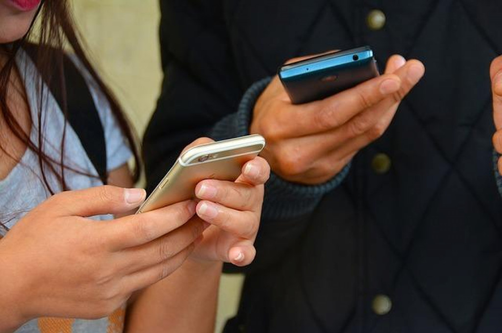 MOBILNI TELEFONI