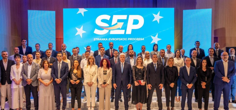 SEP: Zločinac Pavle Đurišić za Joanikija „veliki junak“, a potpredsjednik Spajićeve Vlade šalje zahvalnost