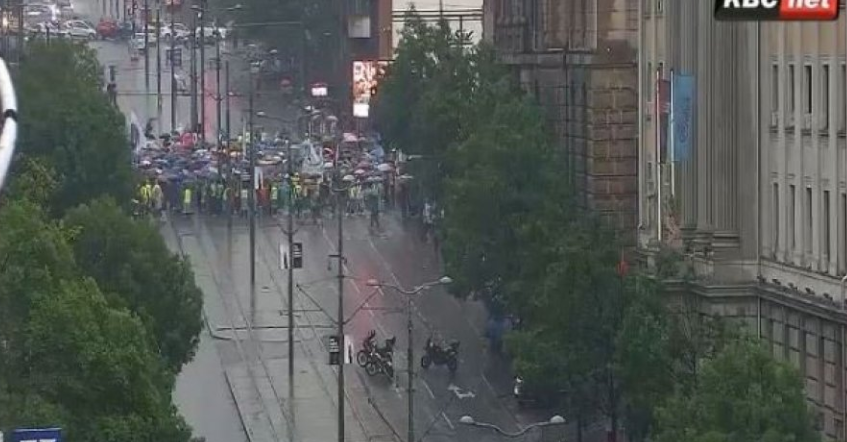 Šaka jada teroriše grad:Kolaps u Beogradu zbog blokadera foteljaša – blokirana Nemanjina i Ulica kneza Miloša