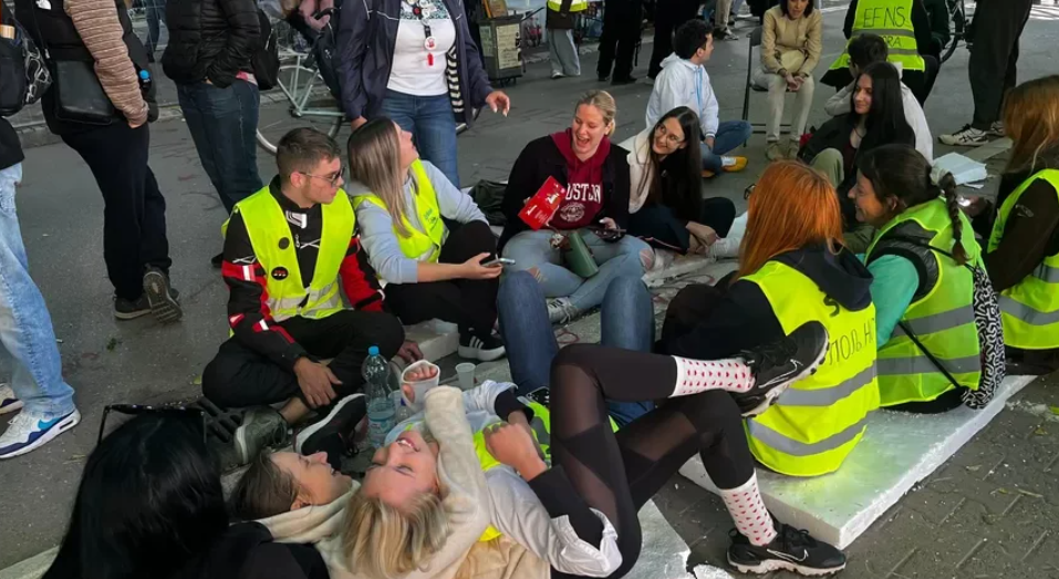 Blokade ispred suda u Novom Sadu i Rektorata u Nišu