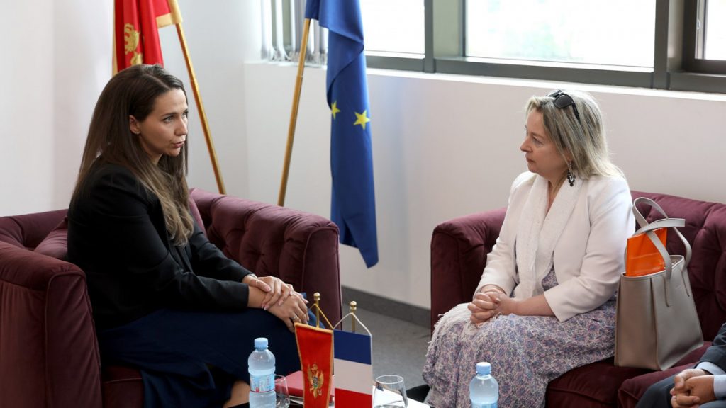 Adžović sa ambasadorkom Francuske: Ministarstvo će biti fokusirano na projekte od strateškog značaja za razvoj Crne Gore