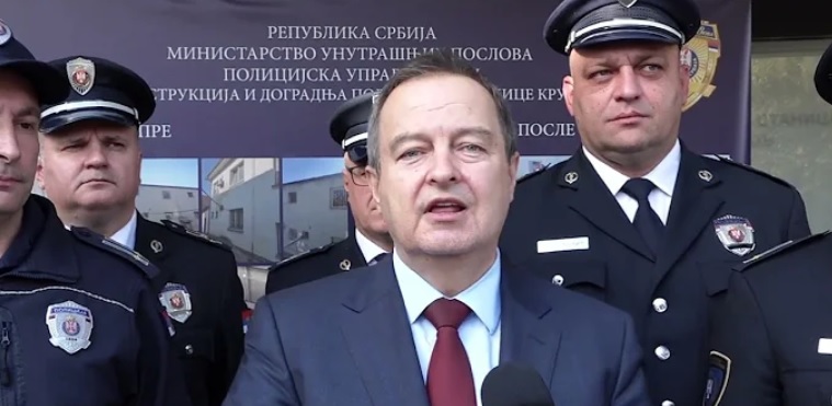 Dačić: U 49 mjesta održani skupovi protiv blokada, učestvovalo oko 33.000 ljudi, sve prošlo mirno, kako i priliči normalnoj Srbiji!