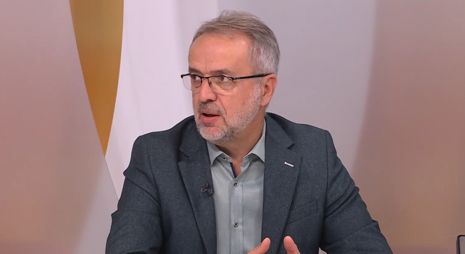 Iz runjavih ušiju i gladnih očiju